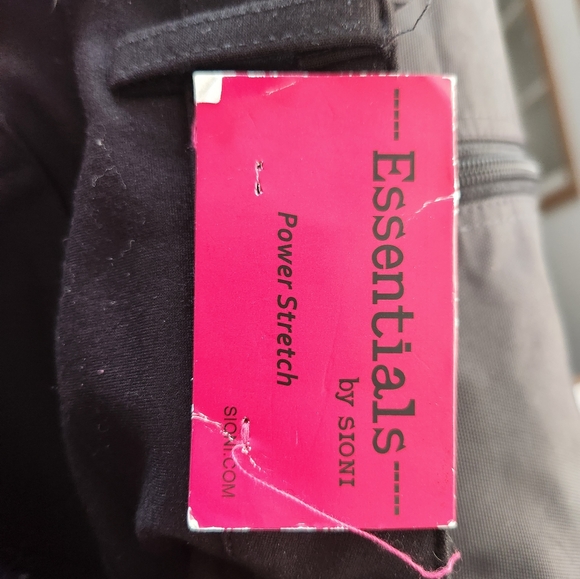 Dress pants - Picture 2 of 3